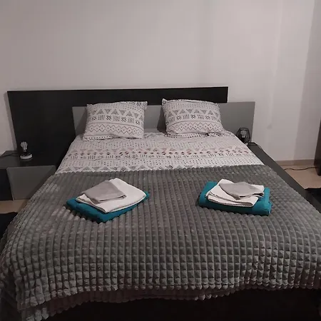 Chez Lea Apartment *